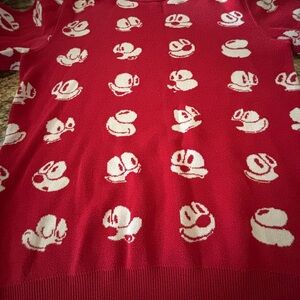 Universal Red and White Graphic Crewneck Sweater-size large